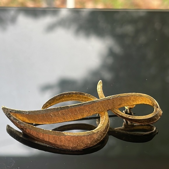 Brooch - Picture 2 of 7